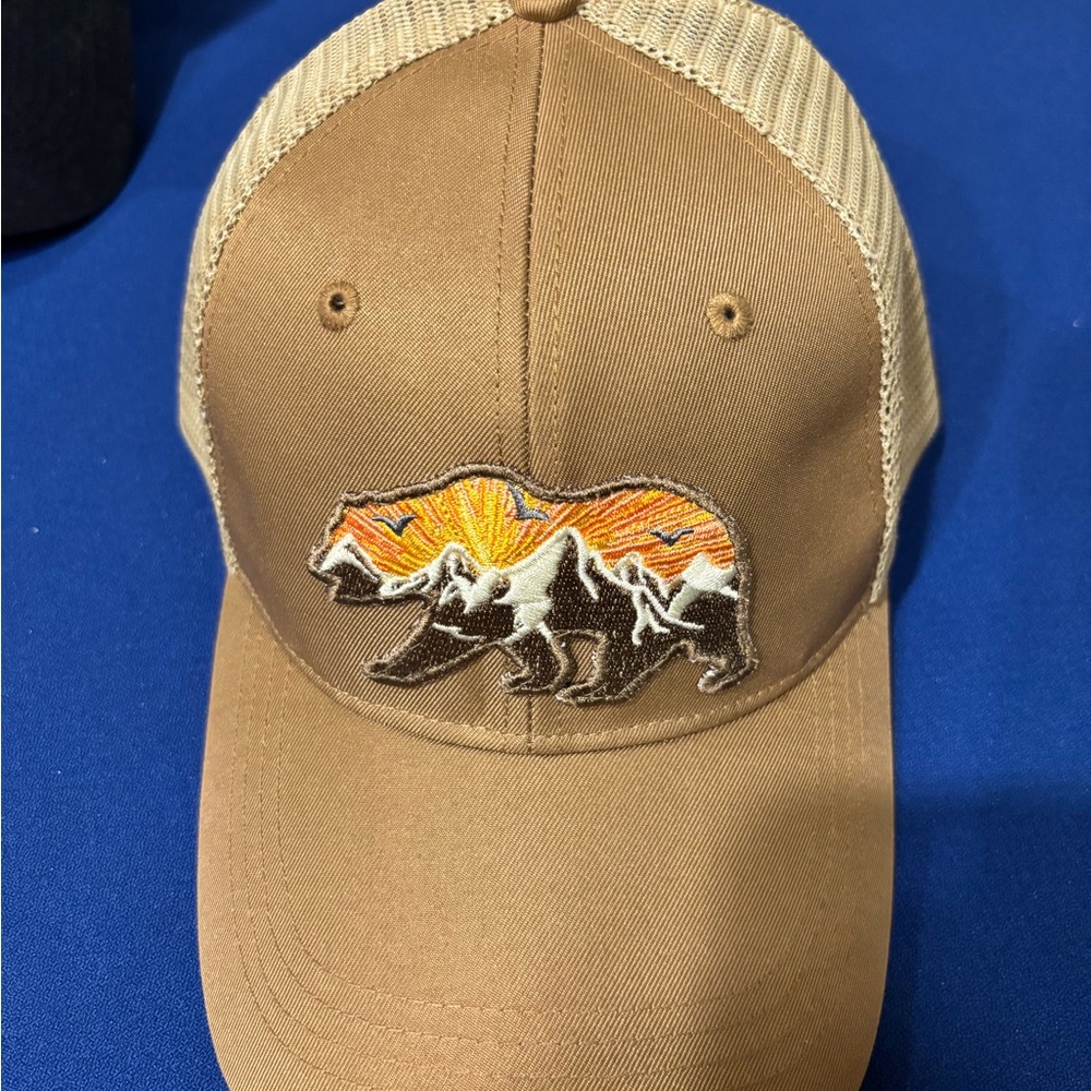 TAN SNAPBACK